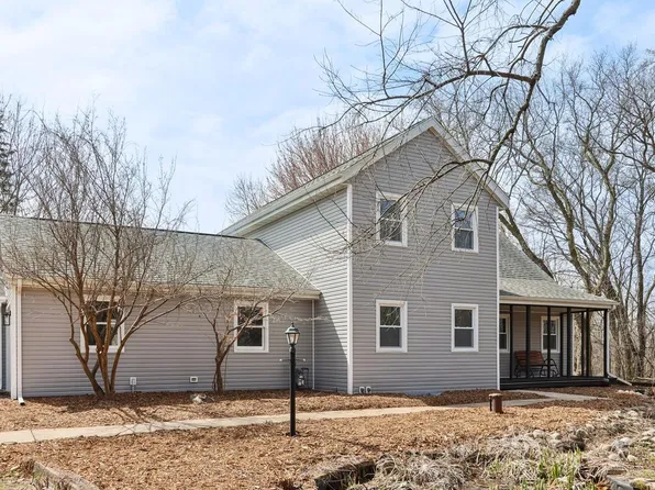 N87W36989 Mapleton ROAD, Oconomowoc, WI 53066