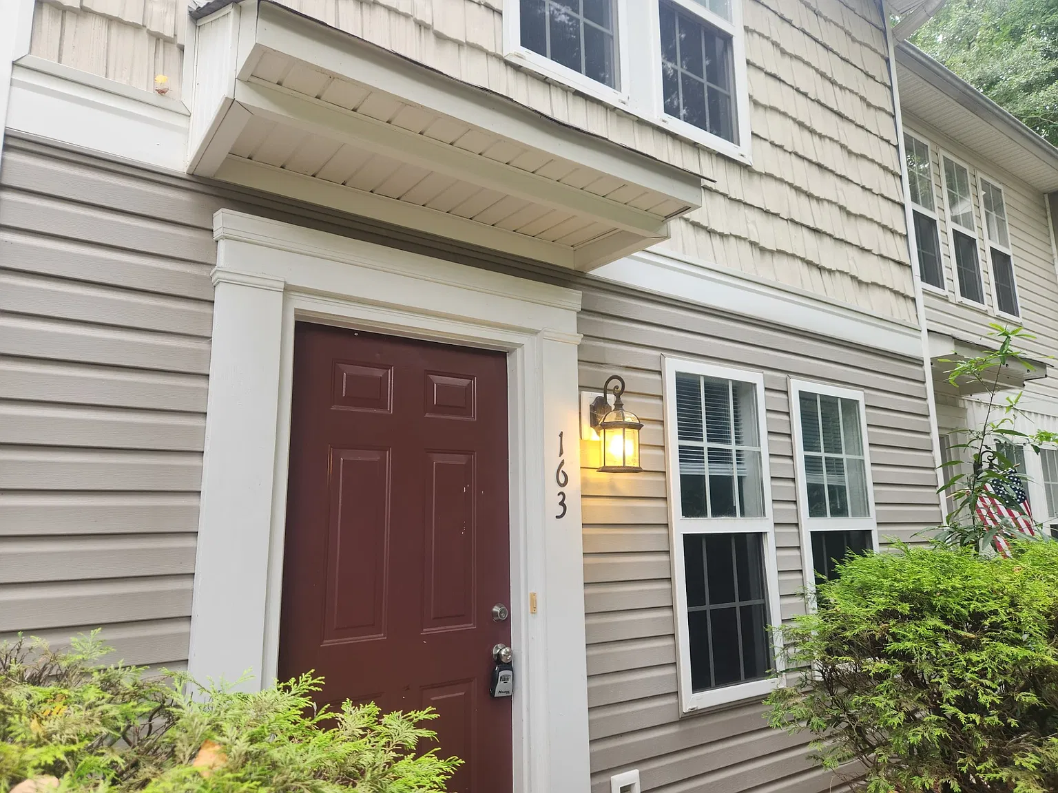 2 Bedroom Townhouse in Concord — Photo 2