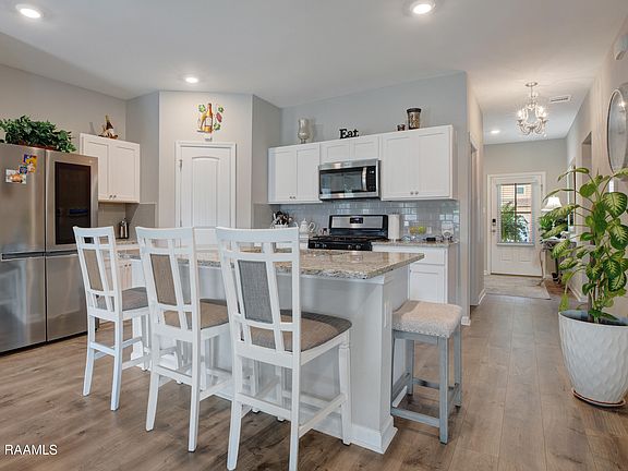 5th image of 110 Northern Oak Dr