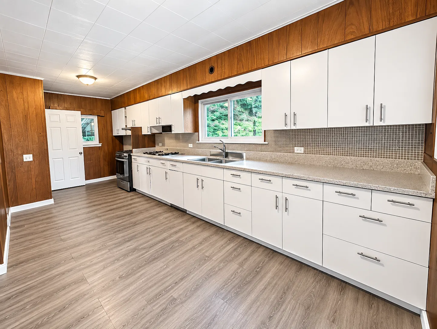 2 bed, 1.5 bath, $1,175 — Photo 3