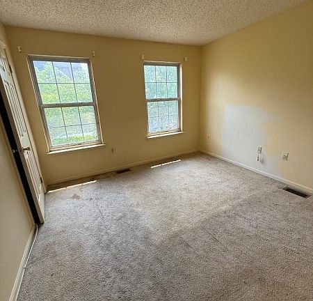 3rd image of 49B Wickliffe St