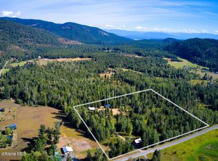 2695 Highland Flats Rd, Naples, ID 83847