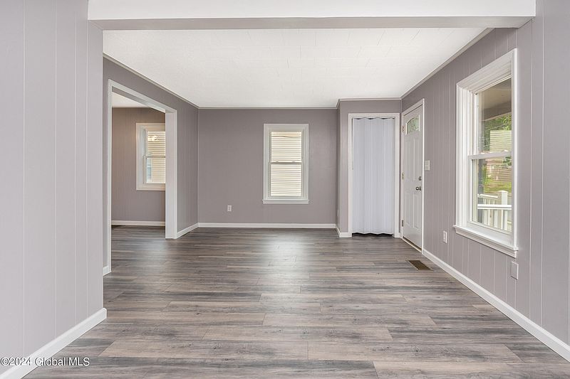 5th image of 28 Lexington Avenue