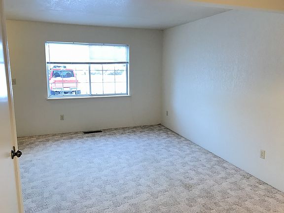 2nd image of 2801 Highcliff Ct APT 3