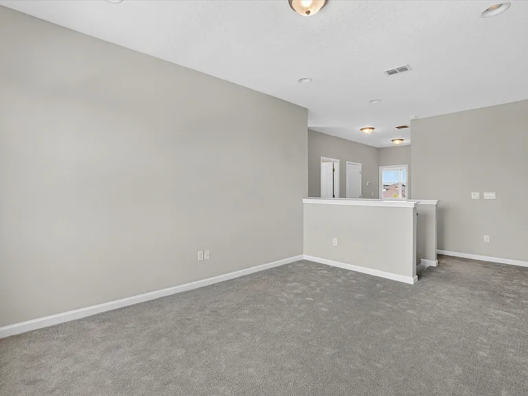 698 Cherry Elm Dr — Photo 16