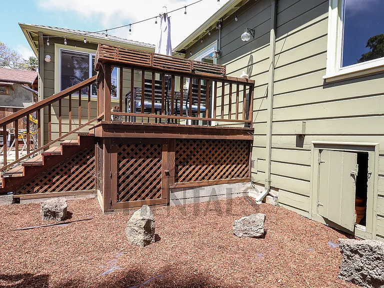 225 San Carlos Ave — Photo 29