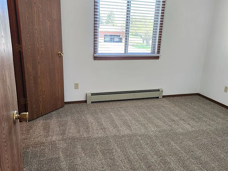 Pebble Creek Apartments — Photo 15
