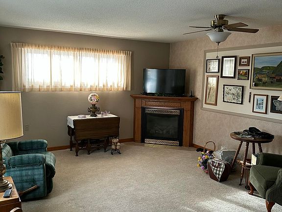 2nd image of 711 3rd Ave S