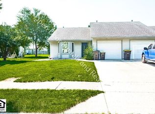 1422 Flagstone Dr, Fort Wayne, IN 46815