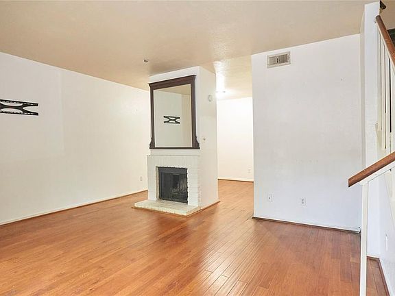 4th image of 11711 Memorial Dr APT 25
