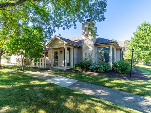 8033 Harrisburg Ln, Fort Wayne, IN 46835