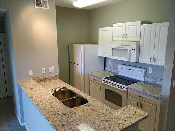 4th image of 4107 Chatham Oak Ct APT 321