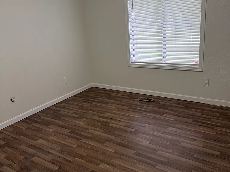 11407 SW 35th Ave — Photo 25