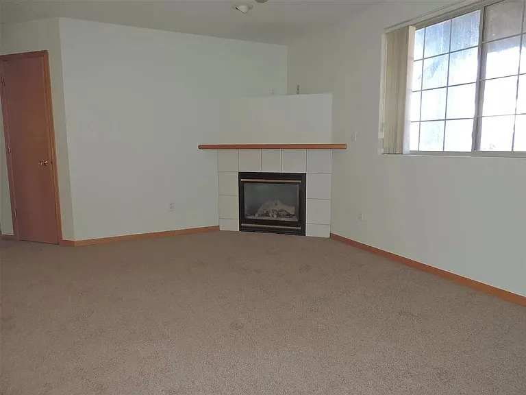 2262 Holiday Rd #102 — Photo 3