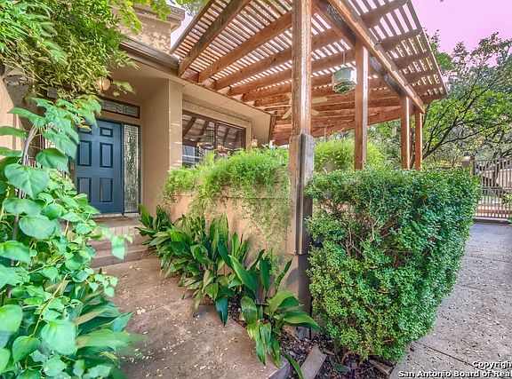 2nd image of 13715 Bluff Villas Ct