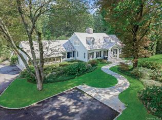 14 Farmstead Ln, Glen Head, NY 11545
