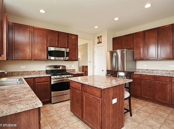 2nd image of 314 Bedford Ln