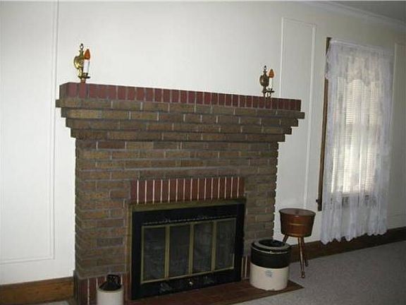 WOODBURNING FIREPLACE