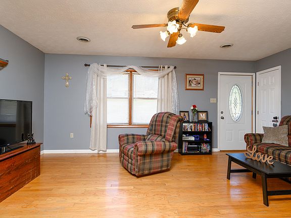 2nd image of 1764 Forest View Dr