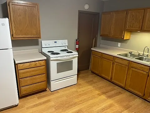 422 Walnut St #4 — Photo 7