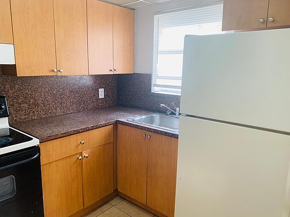 5th image of 2062 NE 162nd St #12