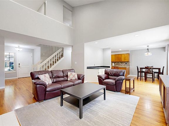 5th image of 1566 S Trenton Court