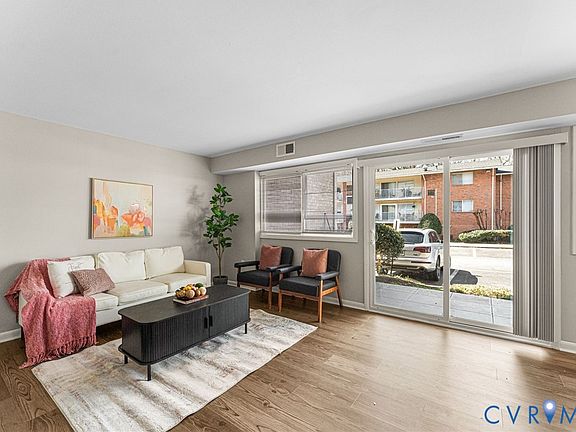 3rd image of 5610 Crenshaw Rd APT 1213