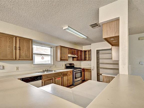 5th image of 13809 Cambourne Dr