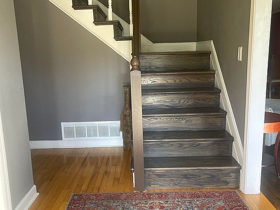 4th image of 9615 Fox Hunt Cir W