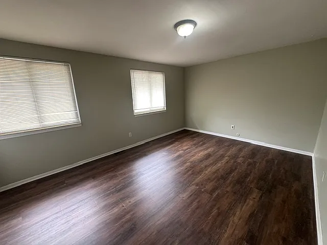 2 bed, 1.5 bath, 979 sqft, $1,650 — Photo 3