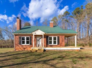 2200 W 3rd St, Siler City, NC 27344