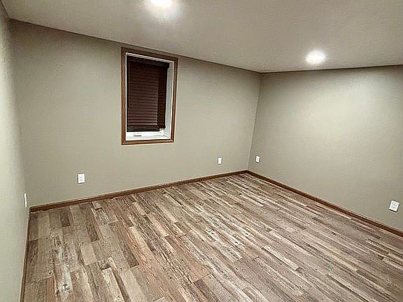 4th image of 615 Elm Ave