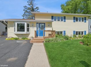 1195 Larkdale Row, Wauconda, IL 60084