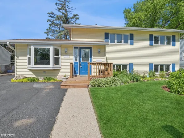 1195 Larkdale Row, Wauconda, IL 60084