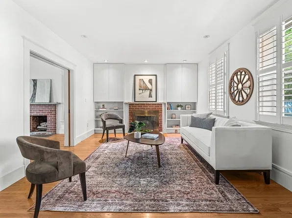 30 2nd St #1, Cambridge, MA 02141