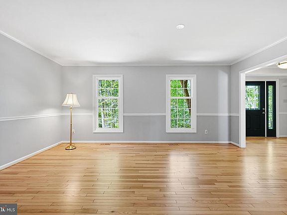 3rd image of 108 Carter Way