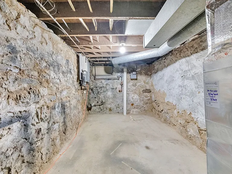 212 Peach St — Photo 23
