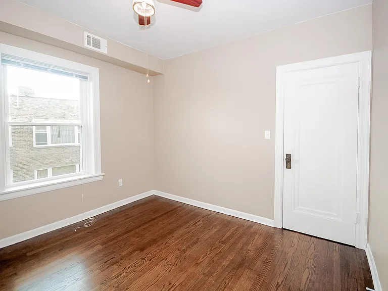 2433 W Fargo Ave #3 — Photo 15