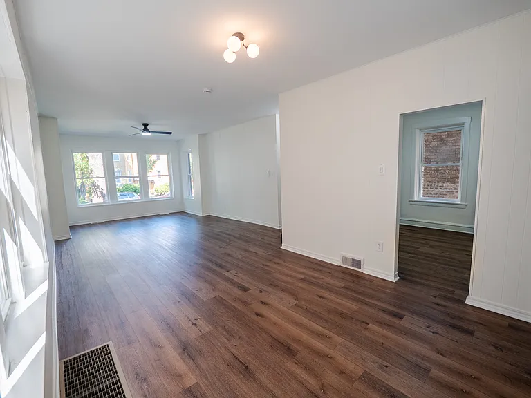 5737 N Washtenaw Ave #1 — Photo 4