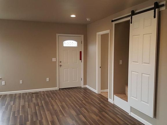 4th image of 807 Terry Ave