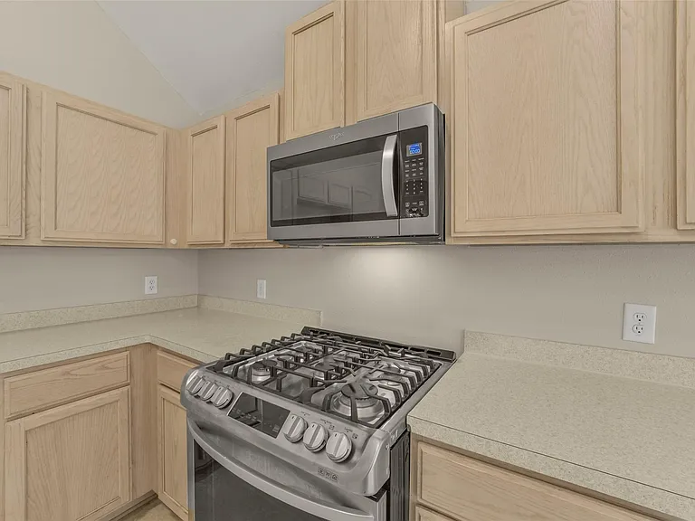 19254 Dillsbury Ct — Photo 11