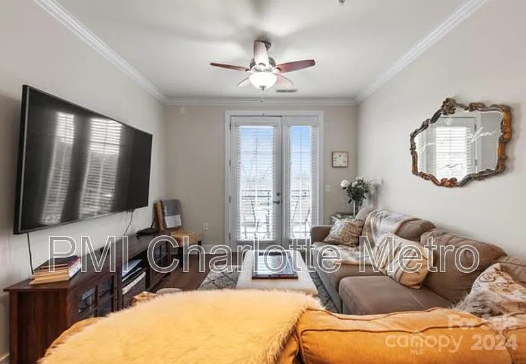 1101 W 1st St #311 — Photo 3
