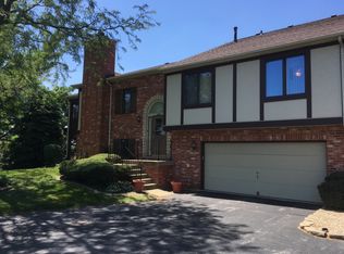 9801 Treetop Dr, Orland Park, IL 60462