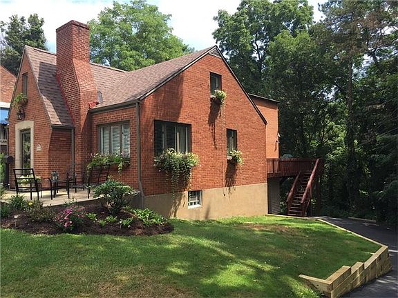 2nd image of 289 Inglewood Dr