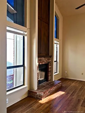 3 bed, 2.0 bath, 1295 sqft, $1,250 — Photo 4