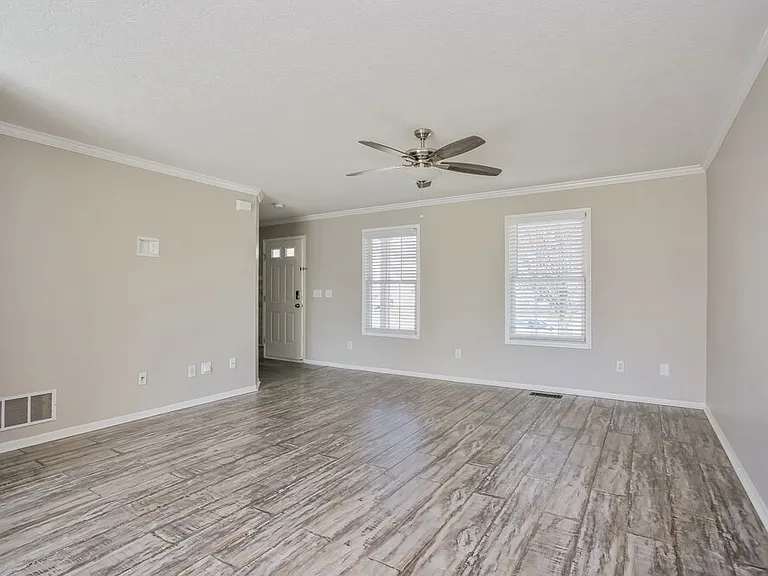 5525 Boucher Dr — Photo 6