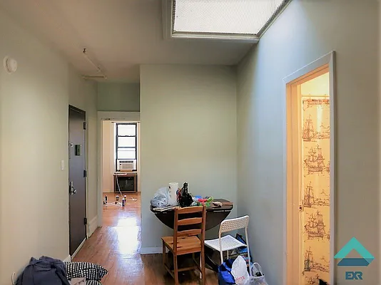 Rented by EXR | media 22