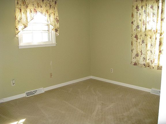  3 good size bedrooms