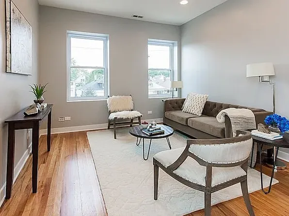 2343 W Foster Ave APT 2, Chicago, IL 60625