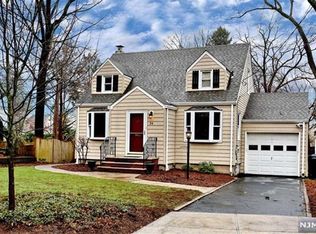 34 7th Ave, Westwood, NJ 07675